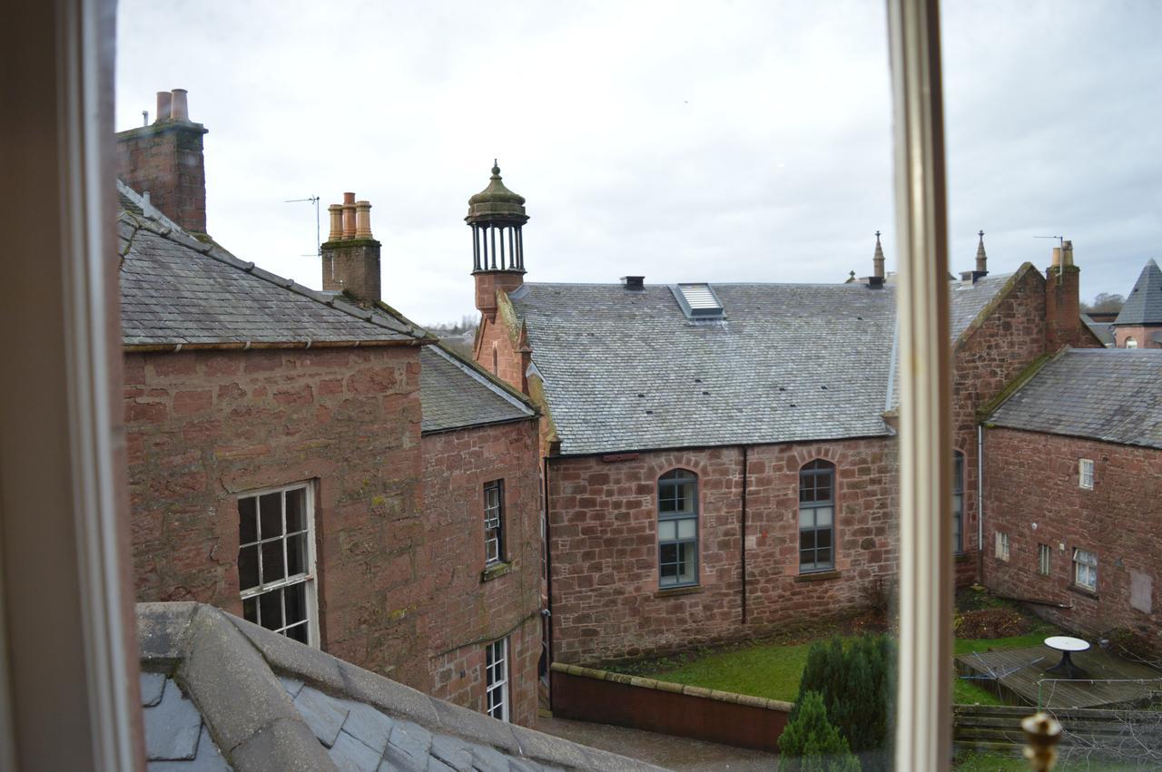 Airlie Arms Hotel Kirriemuir Exterior foto